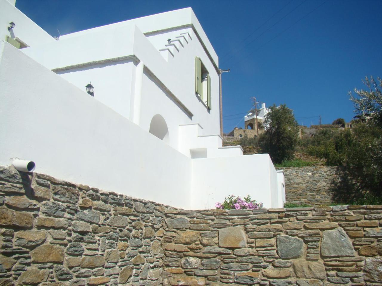 Vrahos Agios Romanos Buitenkant foto