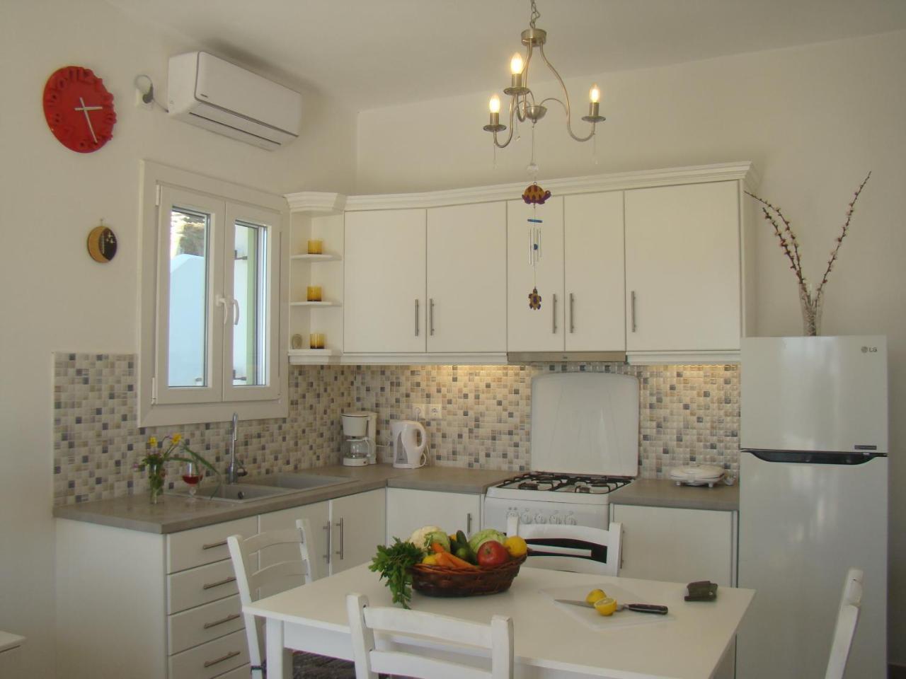 Vrahos Agios Romanos Buitenkant foto