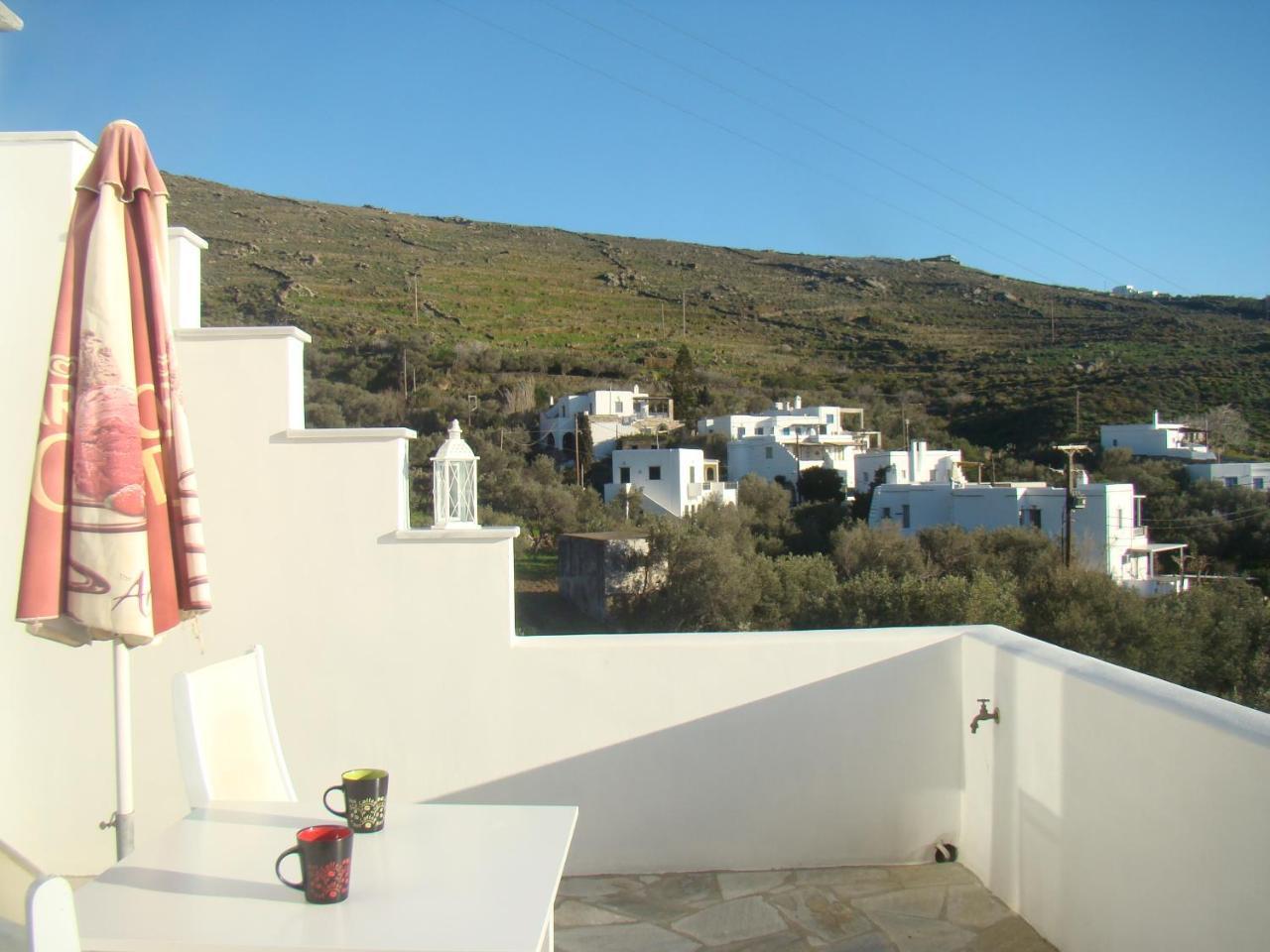 Vrahos Agios Romanos Buitenkant foto
